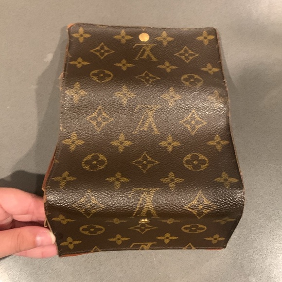 Louis Vuitton wallet with cash and zipper compartment. Date Code SD0030 - Picture 12 of 13